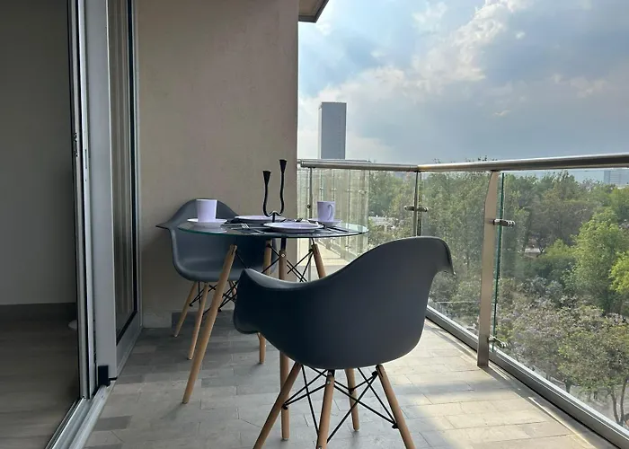 Loft Nuevo De Lujo Con Balcon Privado Y Vista Historica En El Corazon De La Ciudad De Apartment *