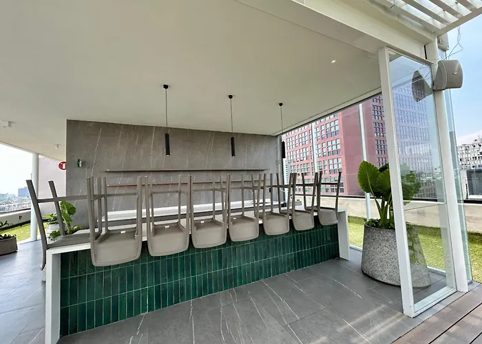 Loft Nuevo De Lujo Con Balcon Privado Y Vista Historica En El Corazon De La Ciudad De *